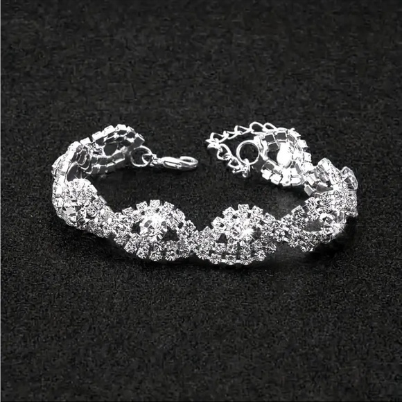 New Rhinestone Diamond Silver Glam Sparkly Bling Bracelet Adjustable Length - Picture 3 of 7